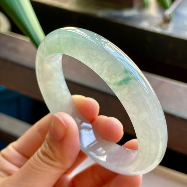 冰种晴水底翡翠手镯